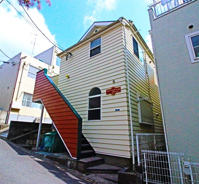 アゼリアガーデンズ生田の物件外観写真