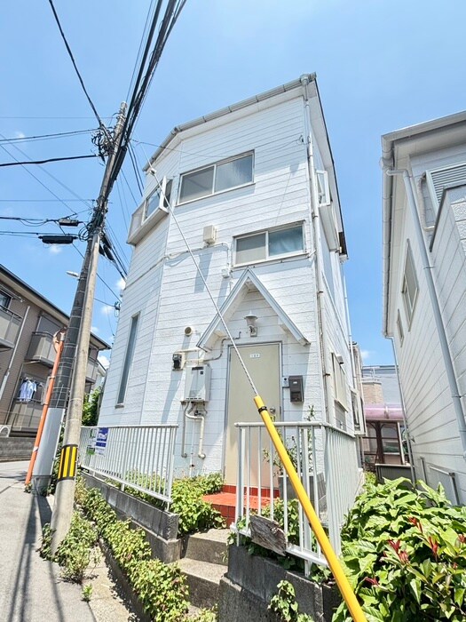 ホワイトハウス日野の物件外観写真