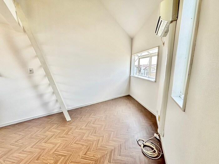 ホワイトハウス日野の物件内観写真