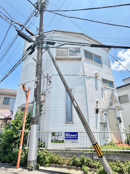 ホワイトハウス日野の物件外観写真