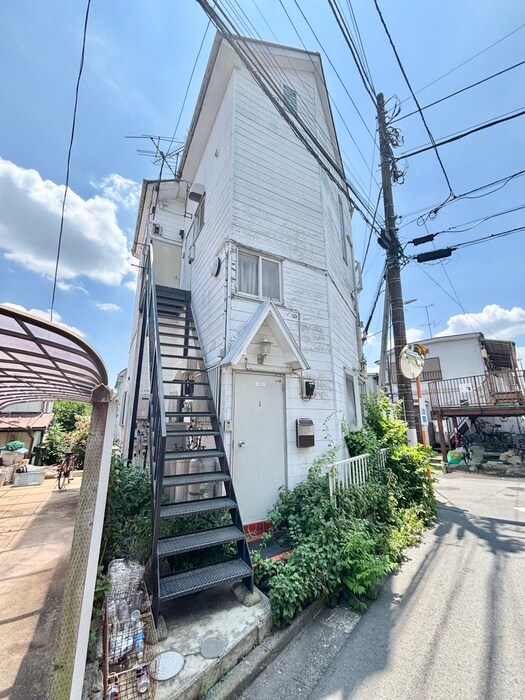 ホワイトハウス日野の物件外観写真