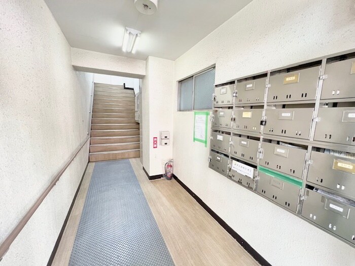 内田マンションの物件外観写真