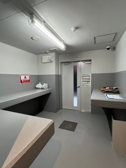 シーズンフラッツ上野稲荷町の物件外観写真