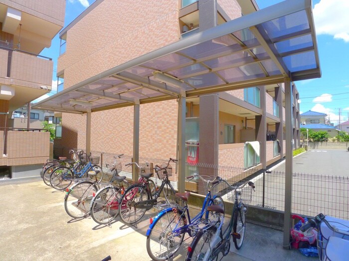 ビラ草加Ａ棟の物件外観写真