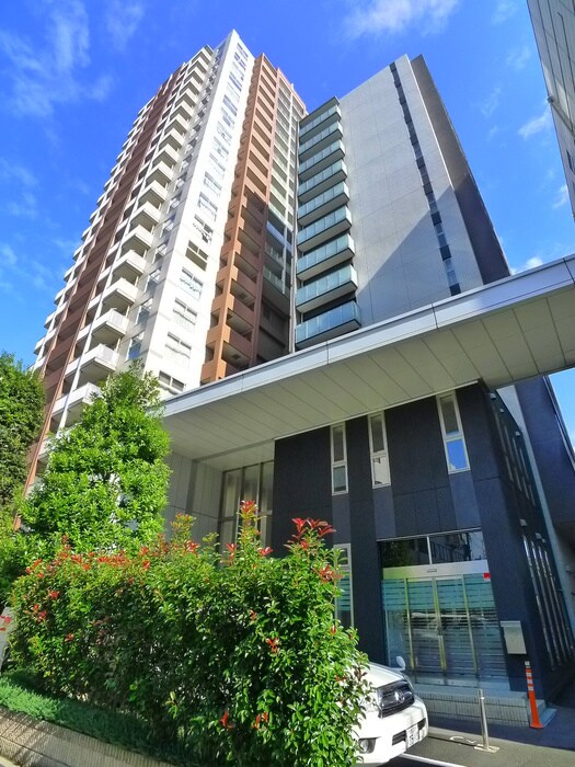 ドゥーエ大宮の物件外観写真