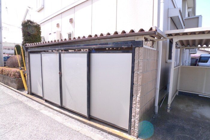 ヴィラ・パ－クサイドＡ棟の物件外観写真