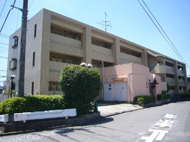 クリスタルマンションの物件外観写真