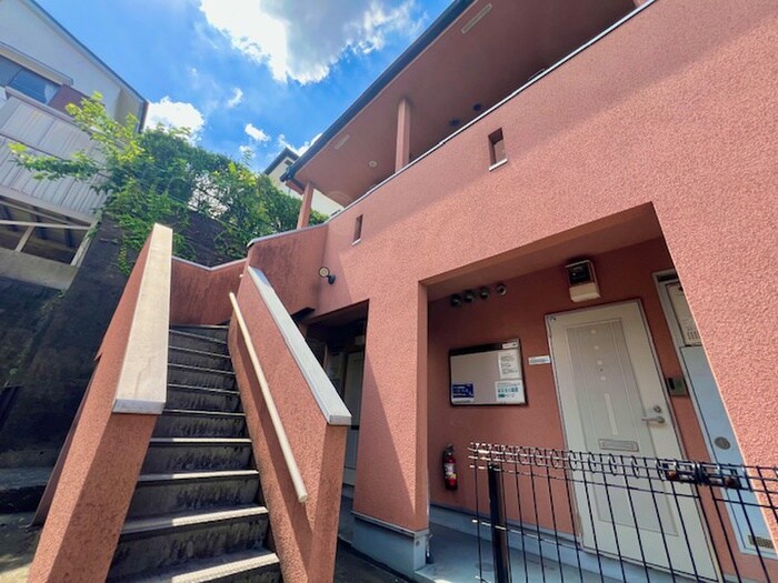 プランシュ日吉の物件外観写真