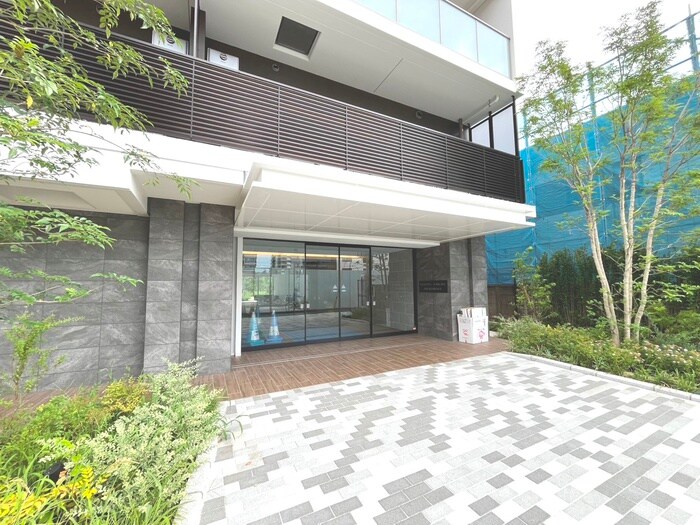 リーフシティ市川ザレジデンスの物件外観写真