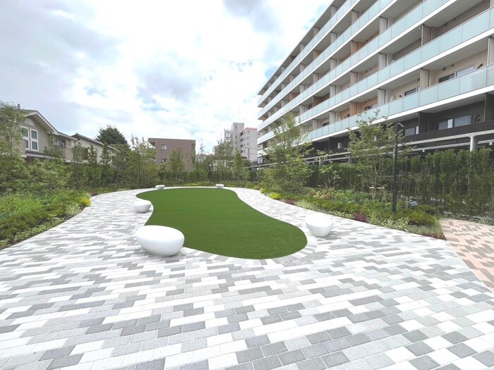 リーフシティ市川ザレジデンスの物件外観写真