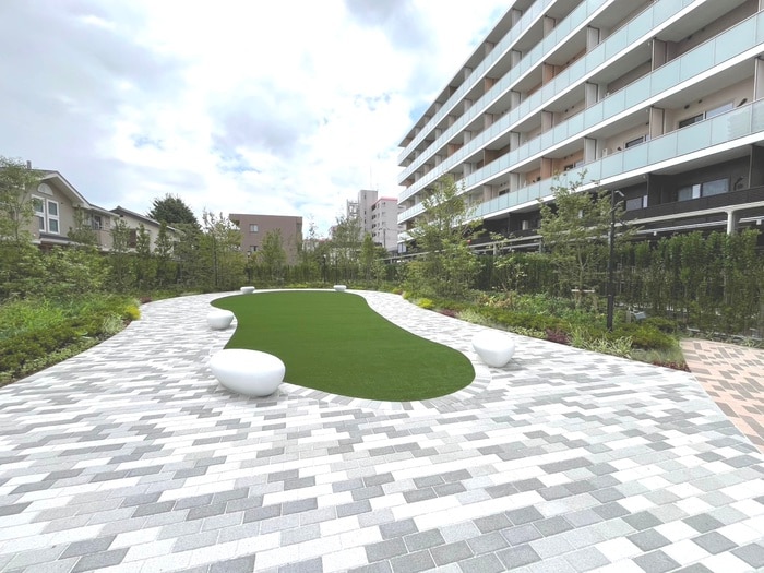 リーフシティ市川ザレジデンスの物件外観写真