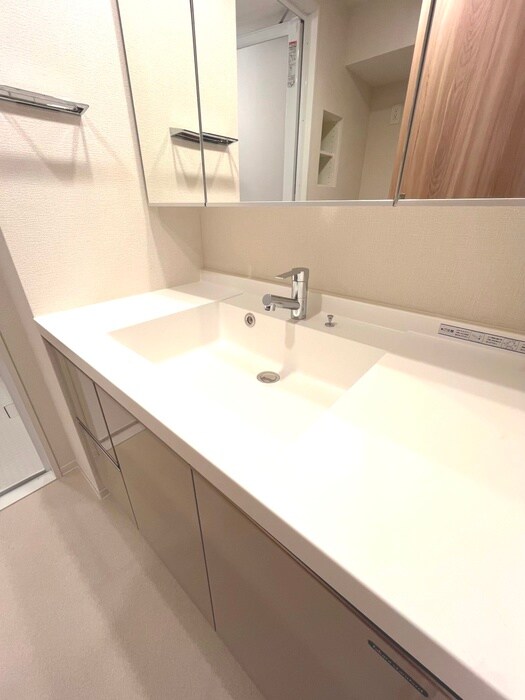 リーフシティ市川ザレジデンスの物件内観写真