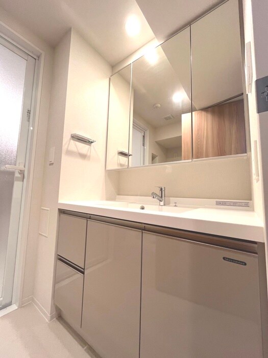 リーフシティ市川ザレジデンスの物件内観写真