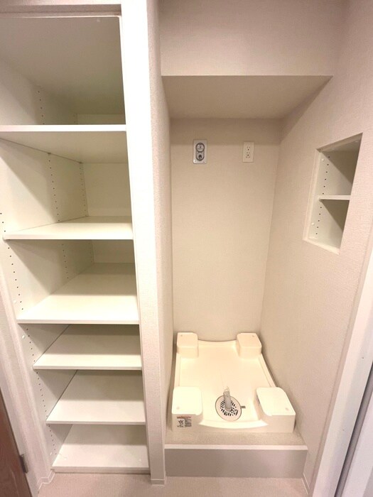 リーフシティ市川ザレジデンスの物件内観写真