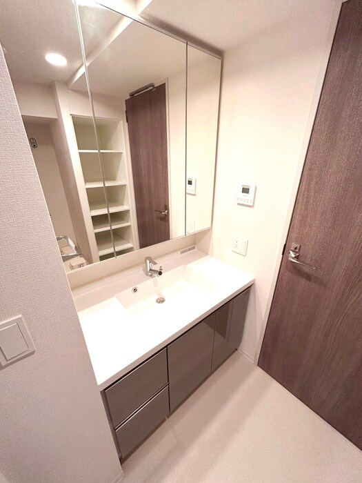 リーフシティ市川ザレジデンスの物件内観写真