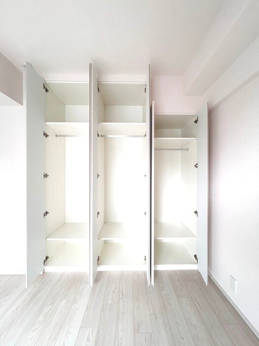 リーフシティ市川ザレジデンスの物件内観写真