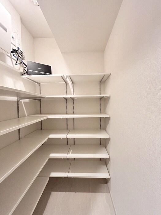 リーフシティ市川ザレジデンスの物件内観写真