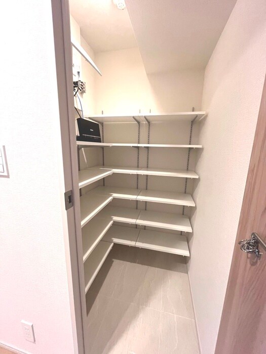 リーフシティ市川ザレジデンスの物件内観写真