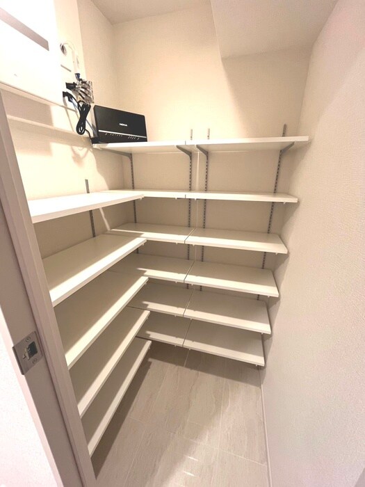 リーフシティ市川ザレジデンスの物件内観写真