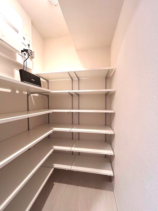 リーフシティ市川ザレジデンスの物件内観写真