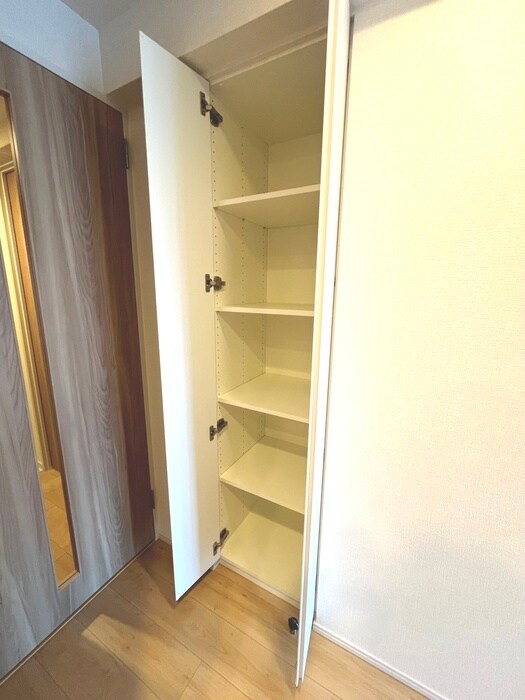 リーフシティ市川ザレジデンスの物件内観写真