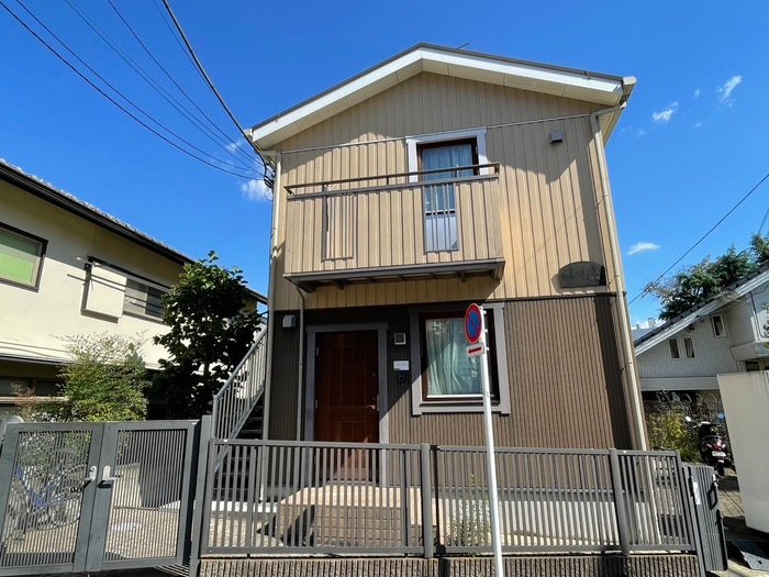 ウエストヒル成城の物件外観写真