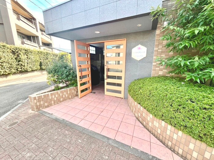 レスペディ－ザの物件外観写真