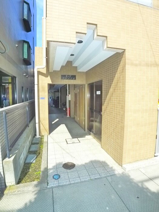 フラッツⅡの物件外観写真