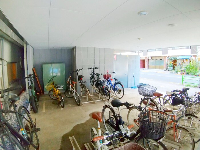 ｱﾘｽ･ﾏﾅ-ｶﾞ-ﾃﾞﾝ銀座ｳｫ-ｸの物件外観写真