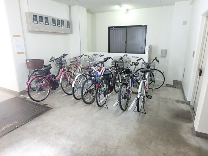 シティハイツ根津(302)の物件外観写真