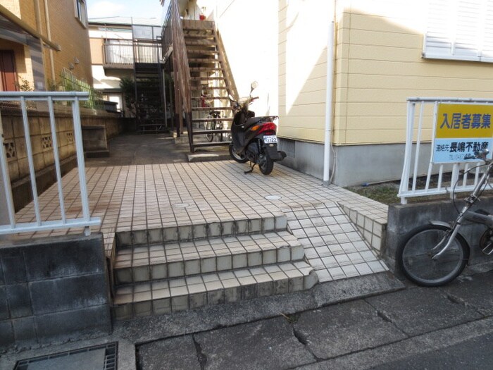 ハイツＫ本郷台Ｂの物件外観写真