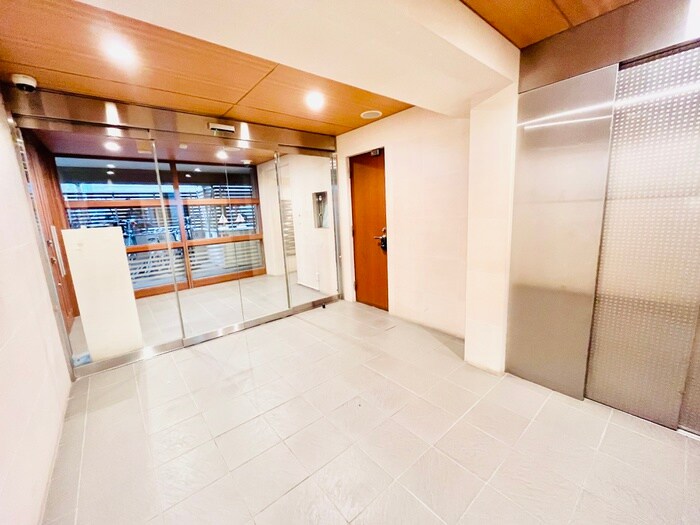 リバ－レ秋葉原の物件外観写真