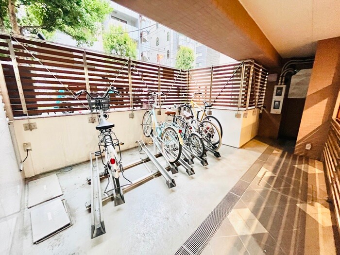 リバ－レ秋葉原の物件外観写真