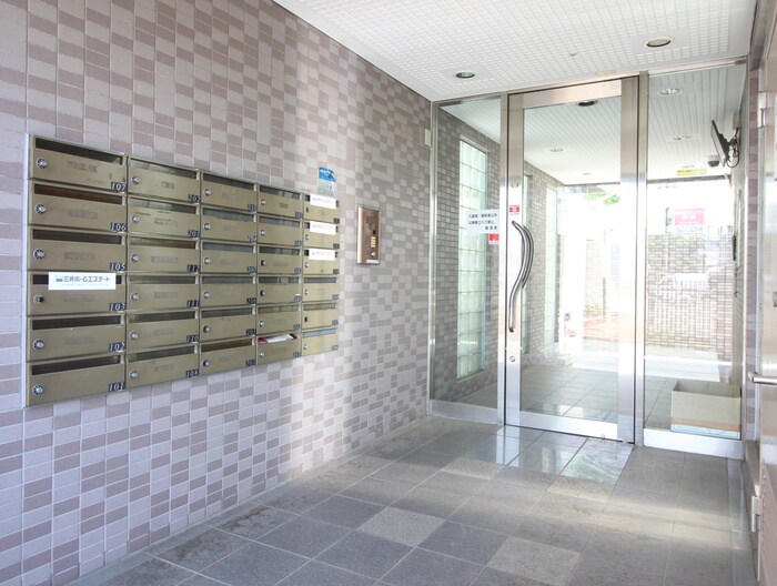 昭島コ－トエレガンスＢ棟の物件外観写真