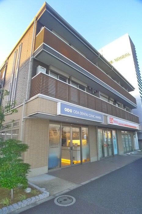 ロータスコートの物件外観写真