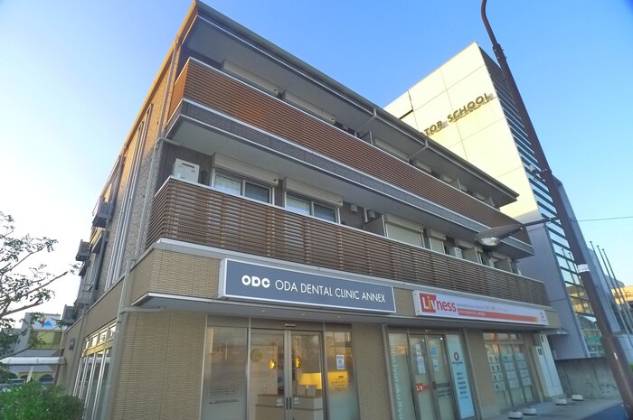 ロータスコートの物件外観写真