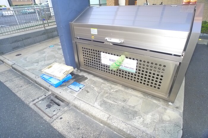 ロータスコートの物件外観写真