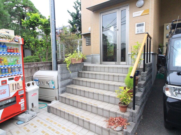 クレセントコンフォ－トの物件外観写真