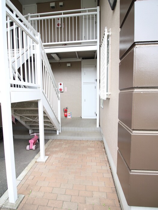 グレ－スカメリア市が尾Ｂ棟の物件外観写真