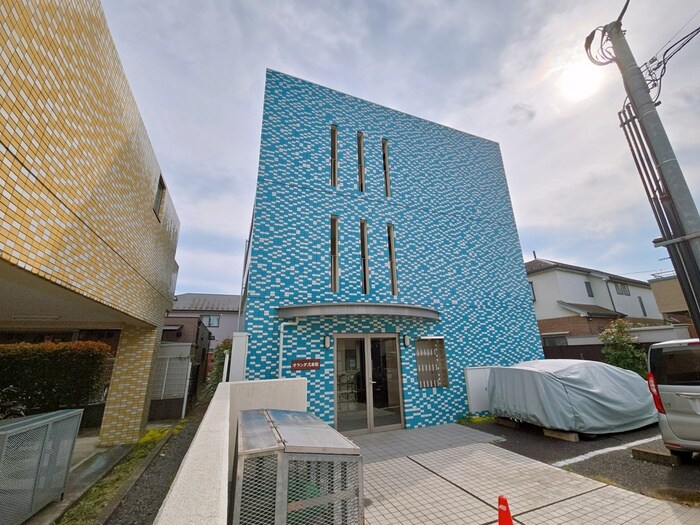 オランダ弐番館の物件外観写真