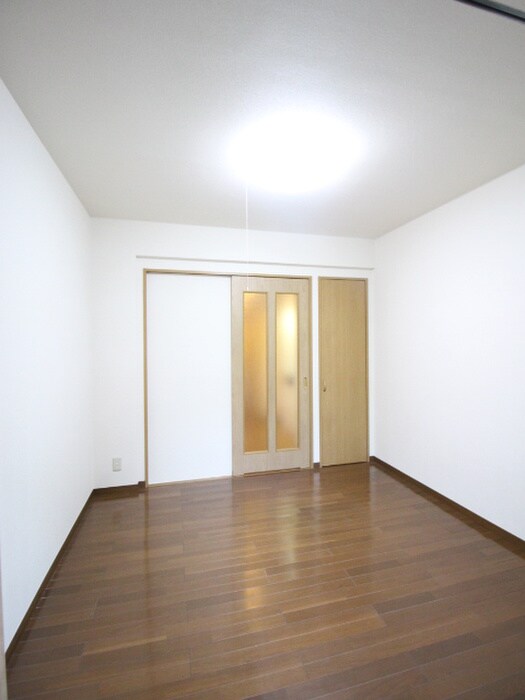 オランダ弐番館の物件内観写真