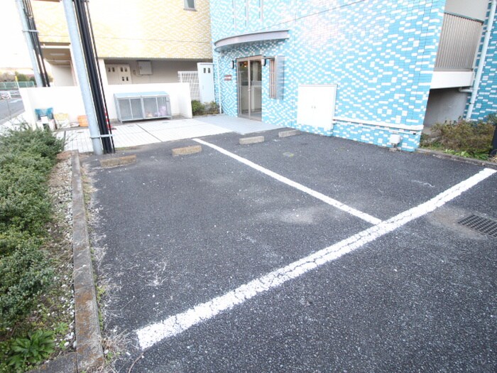 オランダ弐番館の物件外観写真