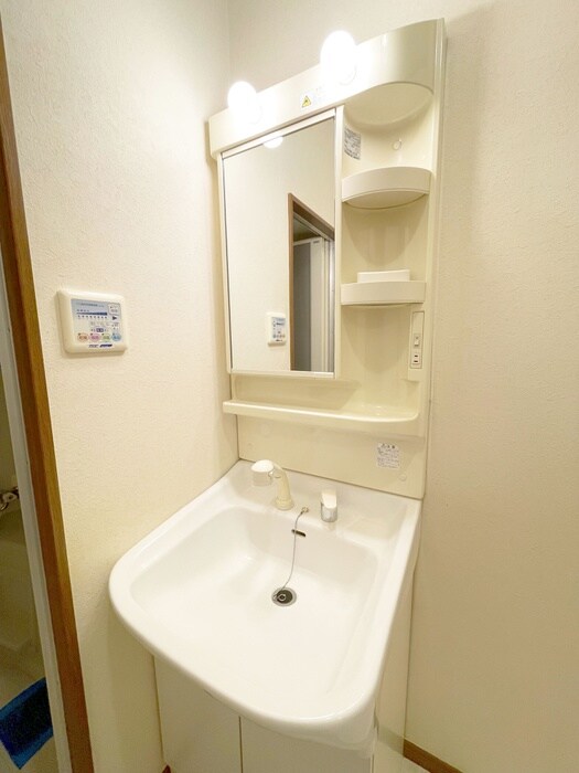 アムール　Ｃａｇｅの物件内観写真