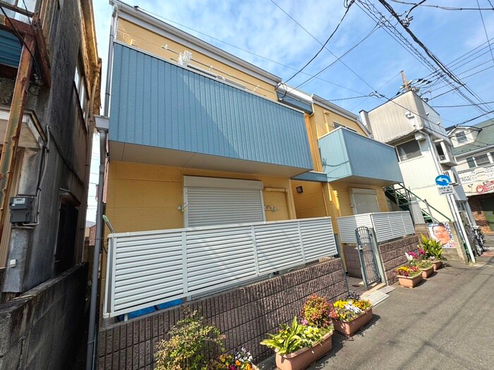 スタ－ツ新井薬師の物件外観写真