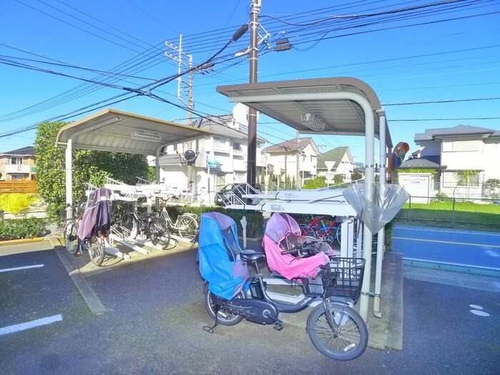 フルーエント芝山の物件外観写真