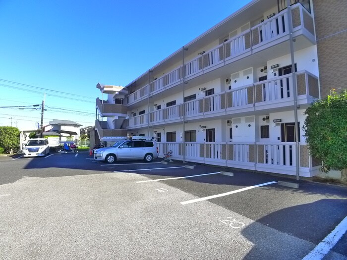 フルーエント芝山の物件外観写真