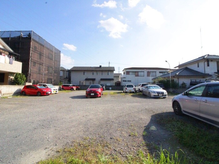 フラワーヒルズの物件外観写真