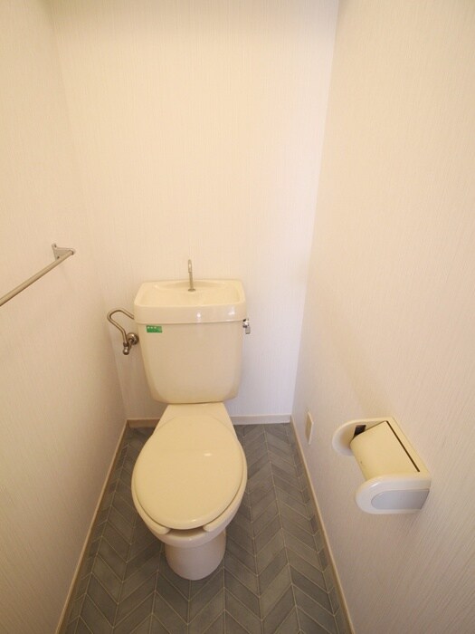 フラワーヒルズの物件内観写真