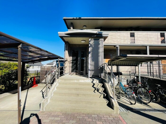 グランディ－ルナギサワの物件外観写真