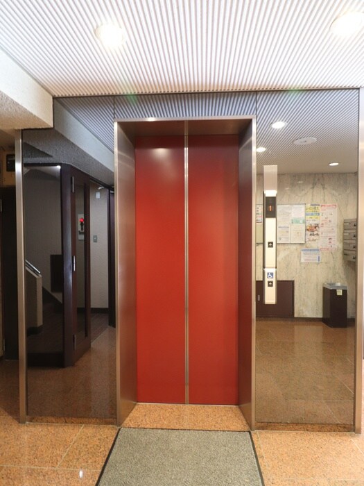 ﾗｲｵﾝｽﾞﾏﾝｼｮﾝ西麻布第２（202）の物件外観写真